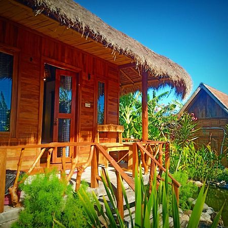 Umah Kayu 2-Menjangan Homestay 班尤温当 外观 照片