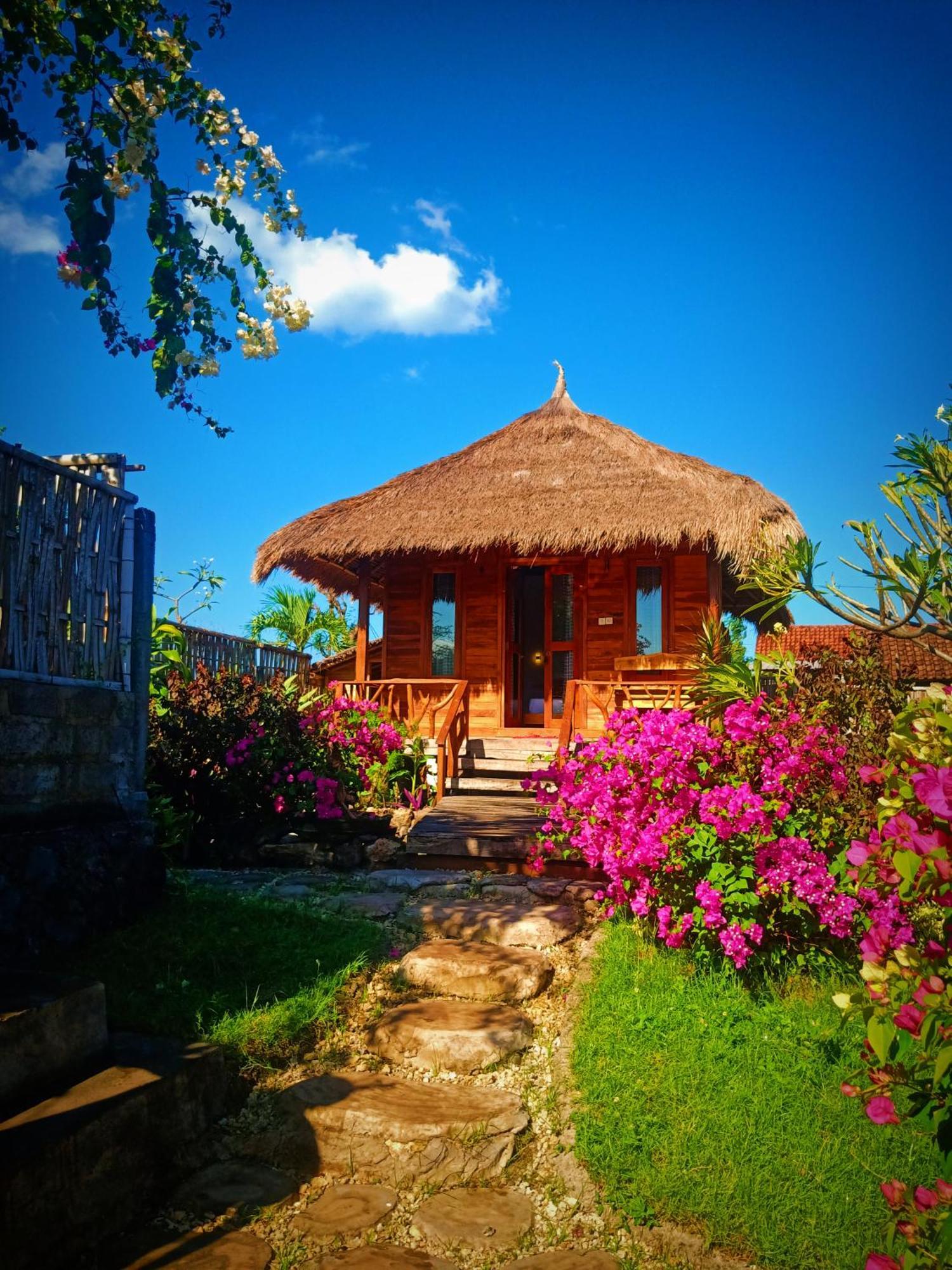 Umah Kayu 2-Menjangan Homestay 班尤温当 外观 照片